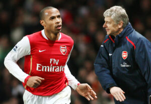 Niềm vui của Thierry Henry và Arsène Wenger 